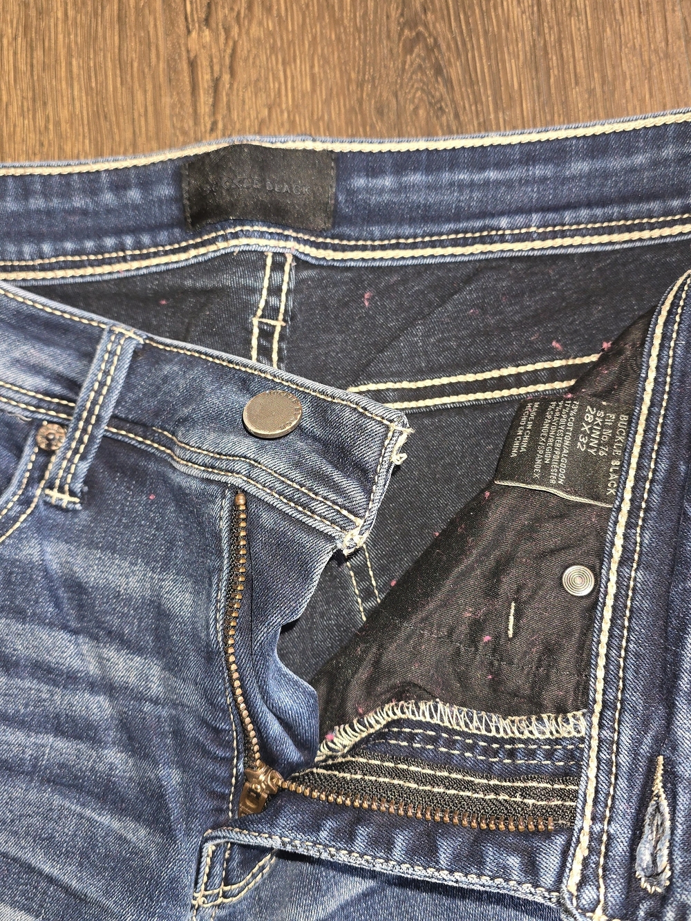 Rock Revival Women's Skinny Jeans in Medium/Dark Blue Wash - Picture 4 of 4
